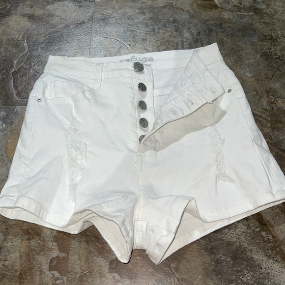 White refugee size 2 shorts - Picture 1 of 1